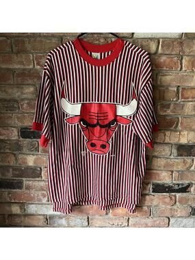 Vintage 90's Competitor Chicago Bulls Pinstripe USA Basketball T Shirt Size L